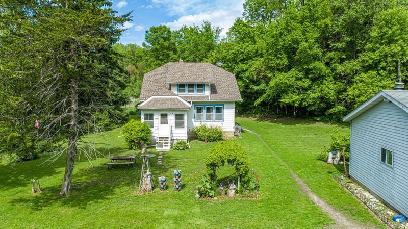 32673 Rosewood Ln, Saint Peter, MN 56082