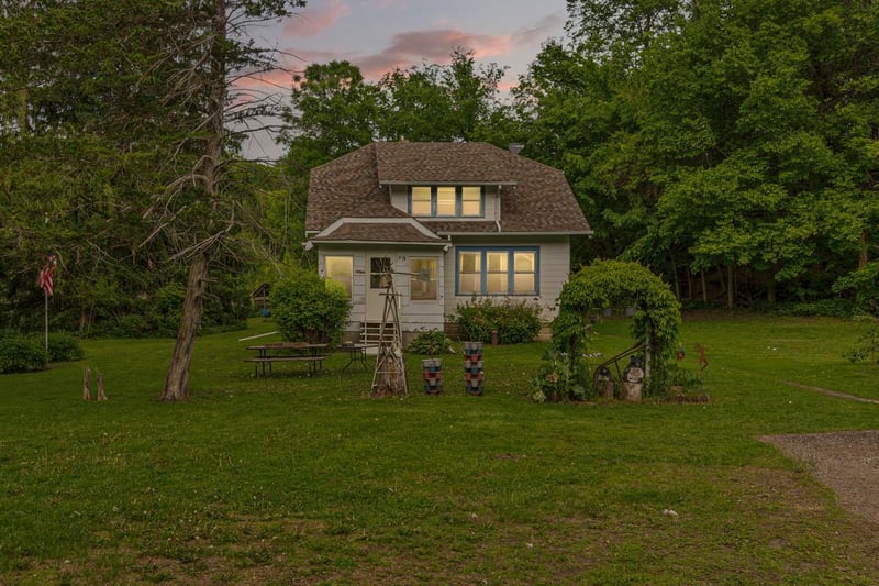 32673 Rosewood Ln, Saint Peter, MN 56082