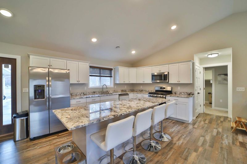 13772 Oakwood Dr, Baxter, MN 56425