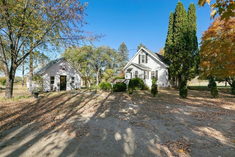 1260 County Road 8 SW, Waverly, MN 55390