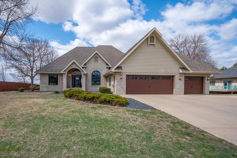 1650 Patriot Dr, Fairmont, MN 56031