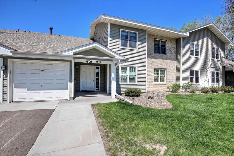 1815 County Road E E #6&G, White Bear Lake, MN 55110