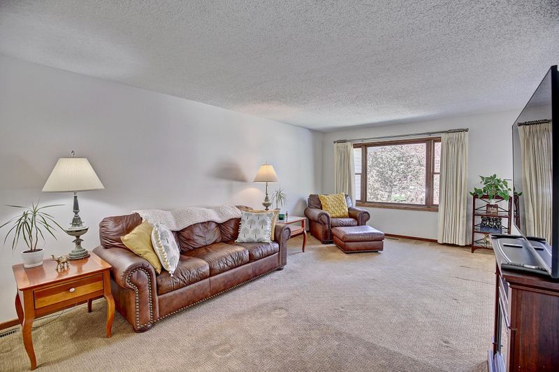 1815 County Road E E #6&G, White Bear Lake, MN 55110