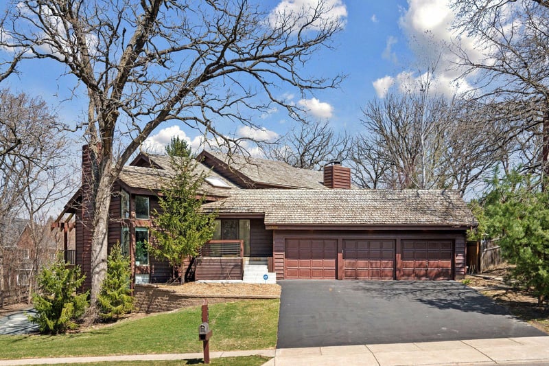 5508 River Bluff Curve, Bloomington, MN 55437