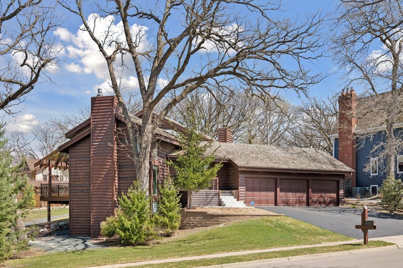 5508 River Bluff Curve, Bloomington, MN 55437