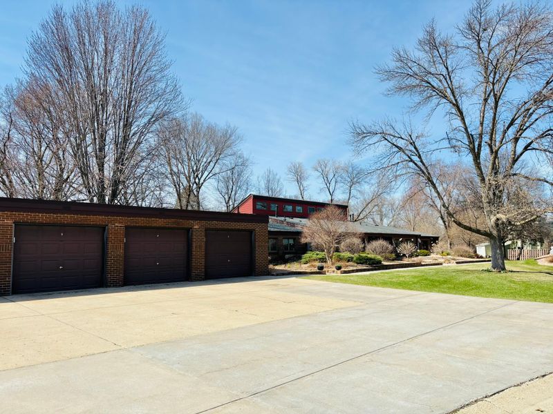 1826 Coolidge Ct, Northfield, MN 55057