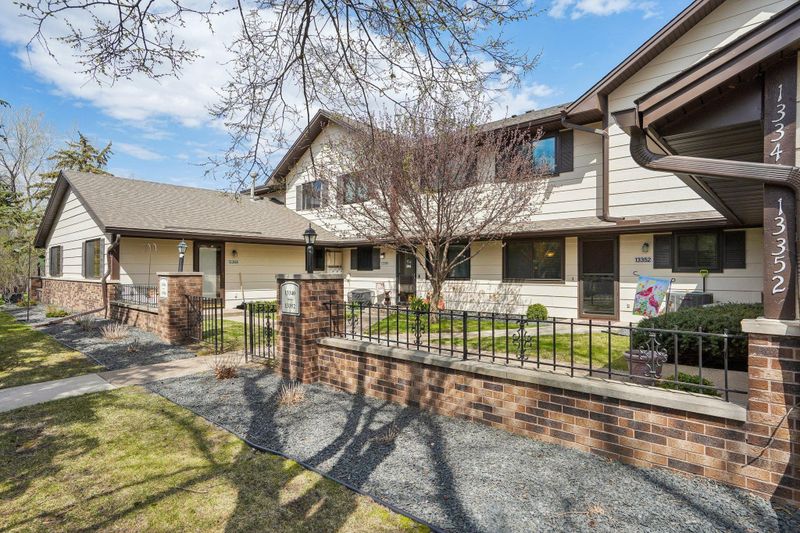 13352 Zenith Ln, Eden Prairie, MN 55346