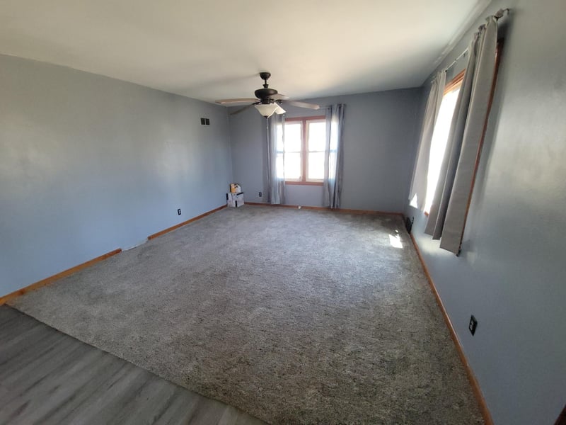 145 S Lindberg Ave, Dunnell, MN 56127