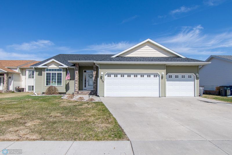 1526 44th Ave S, Moorhead, MN 56560