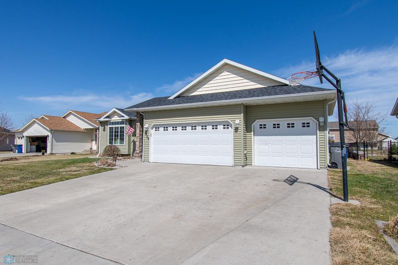 1526 44th Ave S, Moorhead, MN 56560