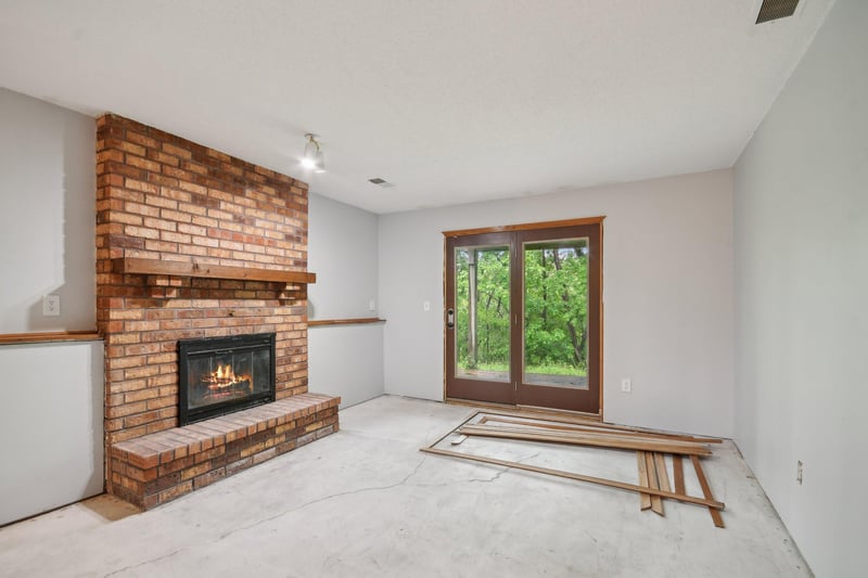 5881 Covington Ln, Minnetonka, MN 55345