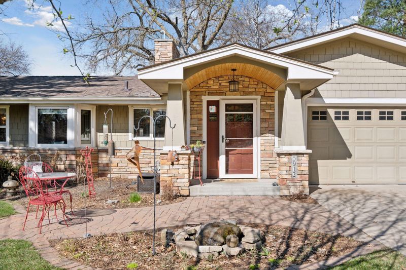 5912 Hansen Rd, Edina, MN 55436