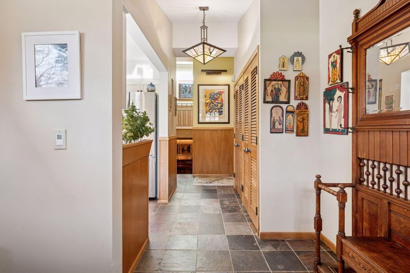 5912 Hansen Rd, Edina, MN 55436