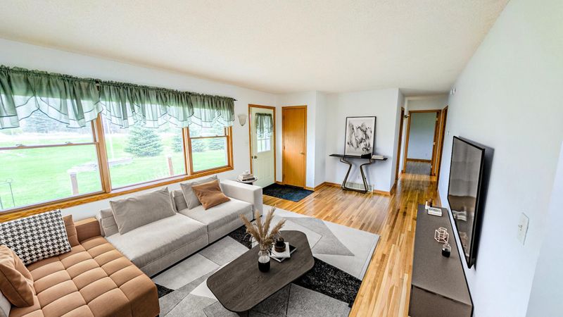 8626 Cedar Lake Blvd, Faribault, MN 55021