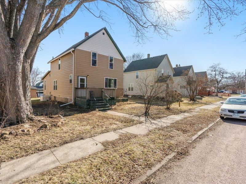 214 3rd St NW, Crosby, MN 56441