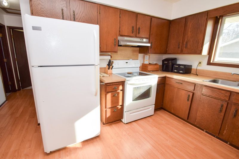 82 Robert St, Elrosa, MN 56325