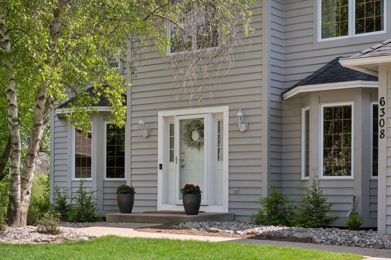 6308 Wessel Ct, Eden Prairie, MN 55346