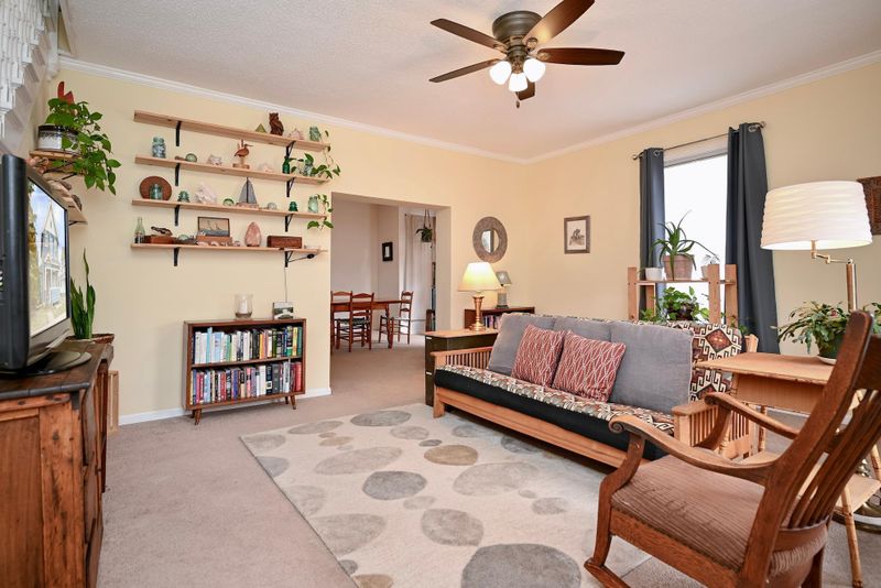 1116 W Mark St, Winona, MN 55987