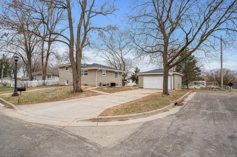 237 Sigurd St, Saint Paul, MN 55106
