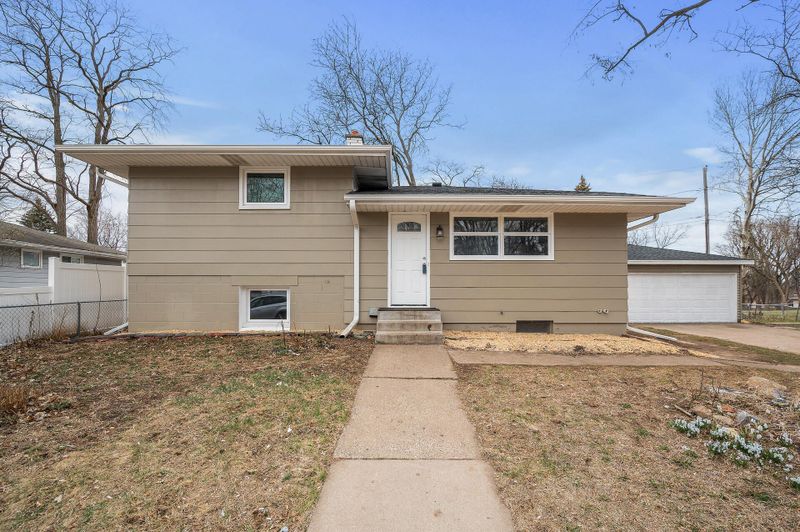 237 Sigurd St, Saint Paul, MN 55106