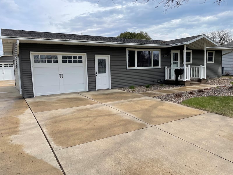 605 Maple Ln, Spring Valley, MN 55975