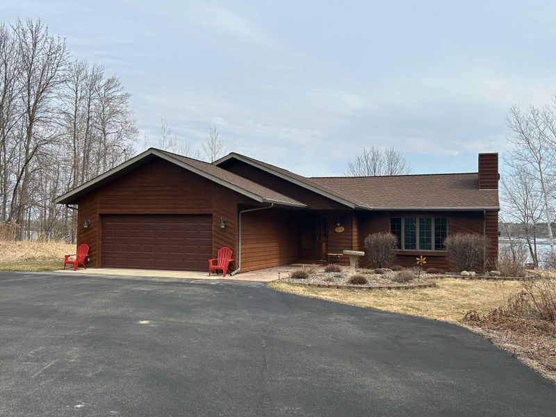 36564 Cedar Rd, Cohasset, MN 55721