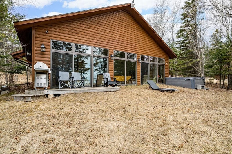 2024 Highway 61, Two Harbors, MN 55616