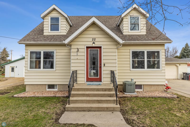 22 3rd St N, Sabin, MN 56580