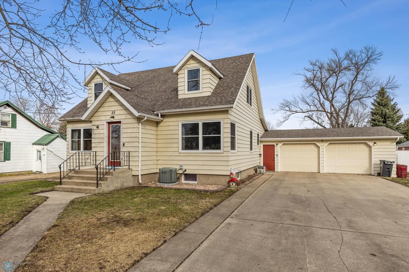 22 3rd St N, Sabin, MN 56580