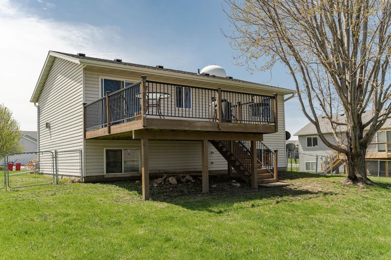 414 8th St NW, Dodge Center, MN 55927