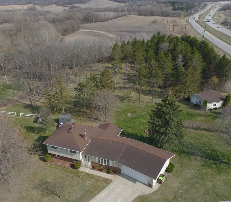 46282 186th Avenue Ct, Zumbrota, MN 55992