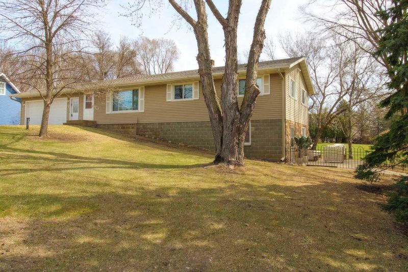 2520 Cooper Ave S, Saint Cloud, MN 56301
