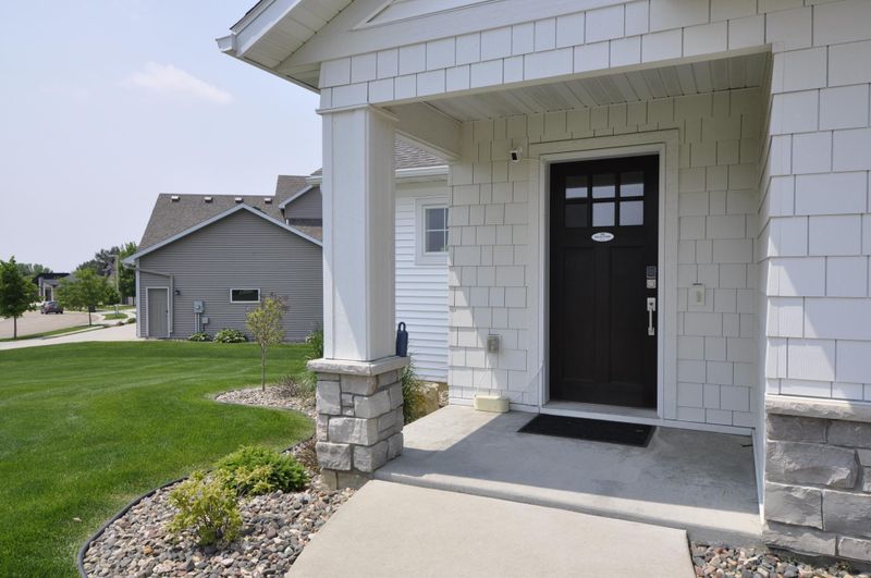 2077 Kerry Dr NE, Rochester, MN 55906