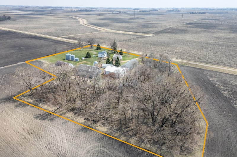 54688 246th St, Winthrop, MN 55396