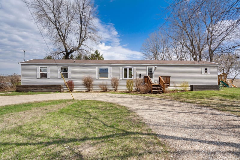 10771 SW 62nd Ave, Ellendale, MN 56026