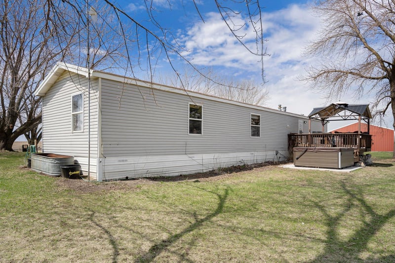 10771 SW 62nd Ave, Ellendale, MN 56026