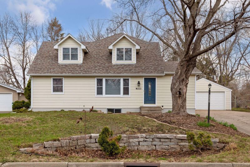 2029 Emerald Ln, Eagan, MN 55122