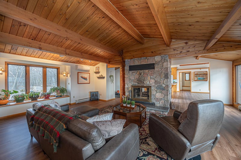 615 Spain Dr NW, Hackensack, MN 56452