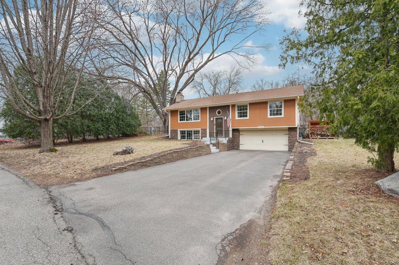 16210 Woodland Ln, Minnetonka, MN 55345