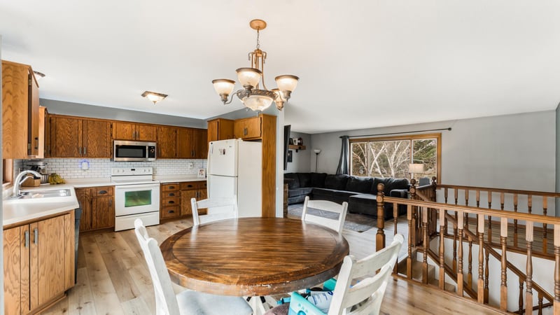 940 4th St, Holdingford, MN 56340