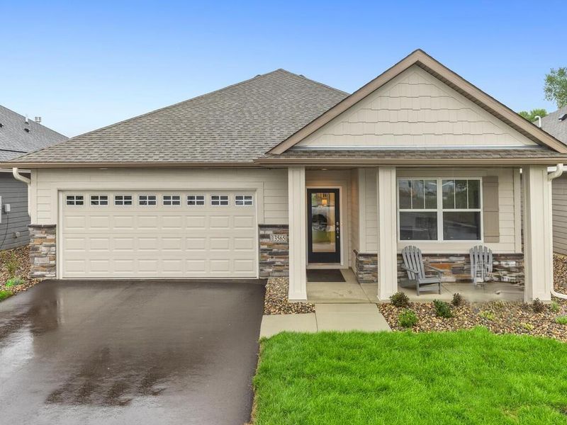 13565 Hollybrook Ct, Apple Valley, MN 55124