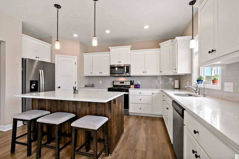 14181 Aspen Ave, Rosemount, MN 55068