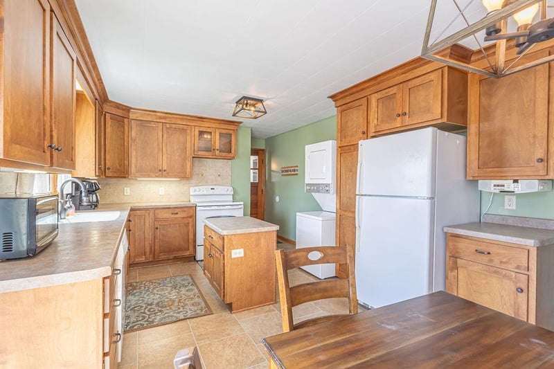 311 E Mckinley St, Arcadia, WI 54612