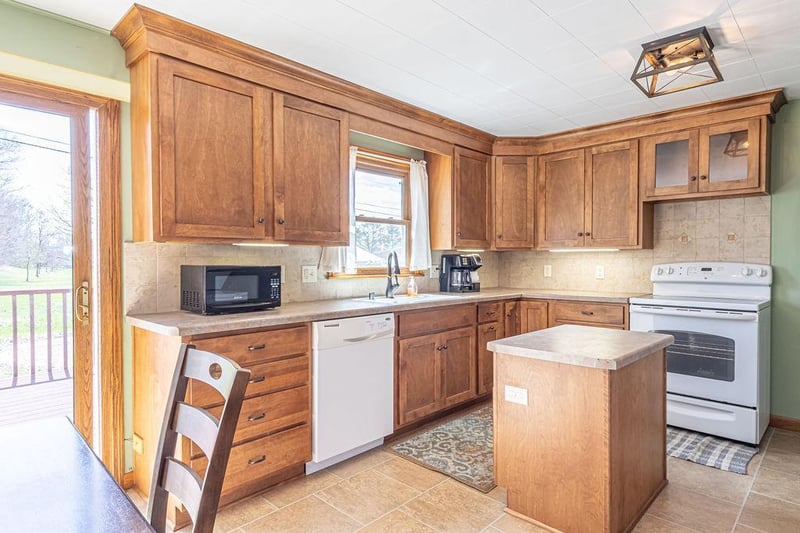 311 E Mckinley St, Arcadia, WI 54612
