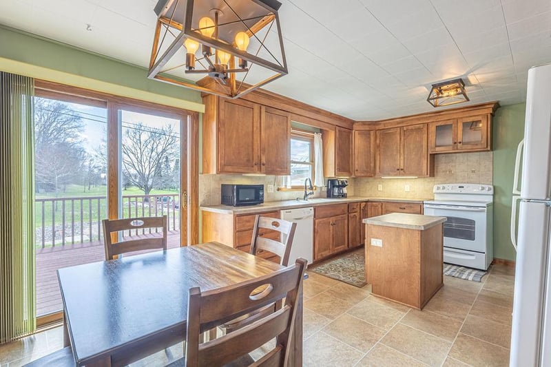 311 E Mckinley St, Arcadia, WI 54612