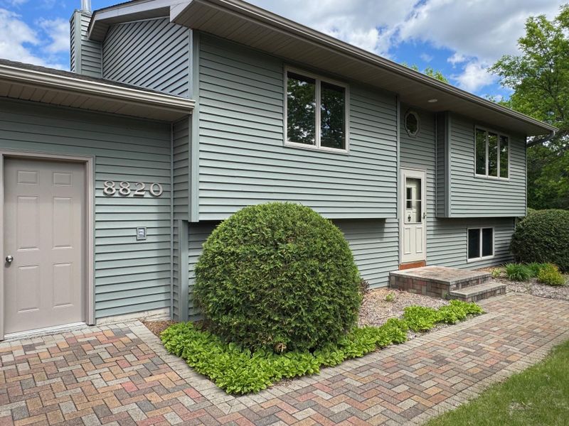 8820 Ogren Ave NE, Elk River, MN 55330