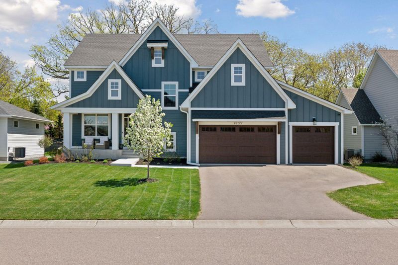 9255 Eagle Ridge Rd, Chanhassen, MN 55317