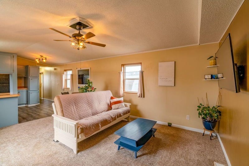 300 Kingsway Dr, North Mankato, MN 56003