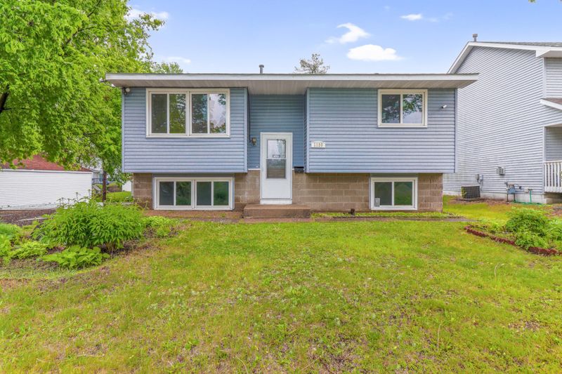 1120 Mackubin St, Saint Paul, MN 55117