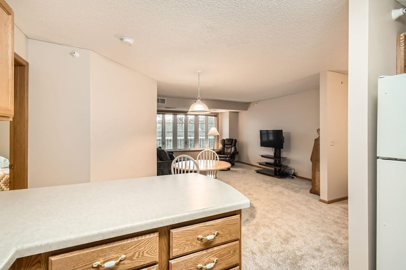 5650 Boone Ave N #315, New Hope, MN 55428
